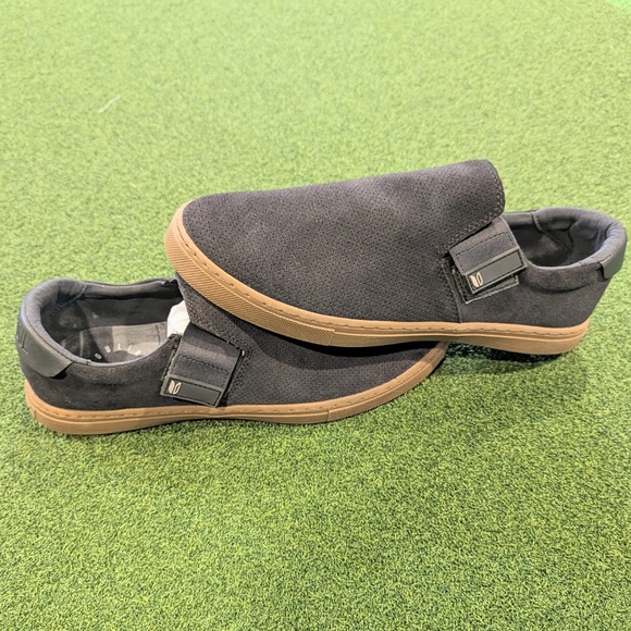 TRUE X LINKSOUL SLIP-ON MENS GOLF SNEAKER/ PERFORATED CHARCOAL